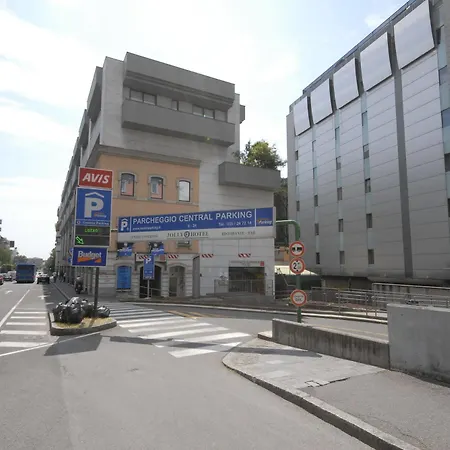 Giotto Airport Vendégház *